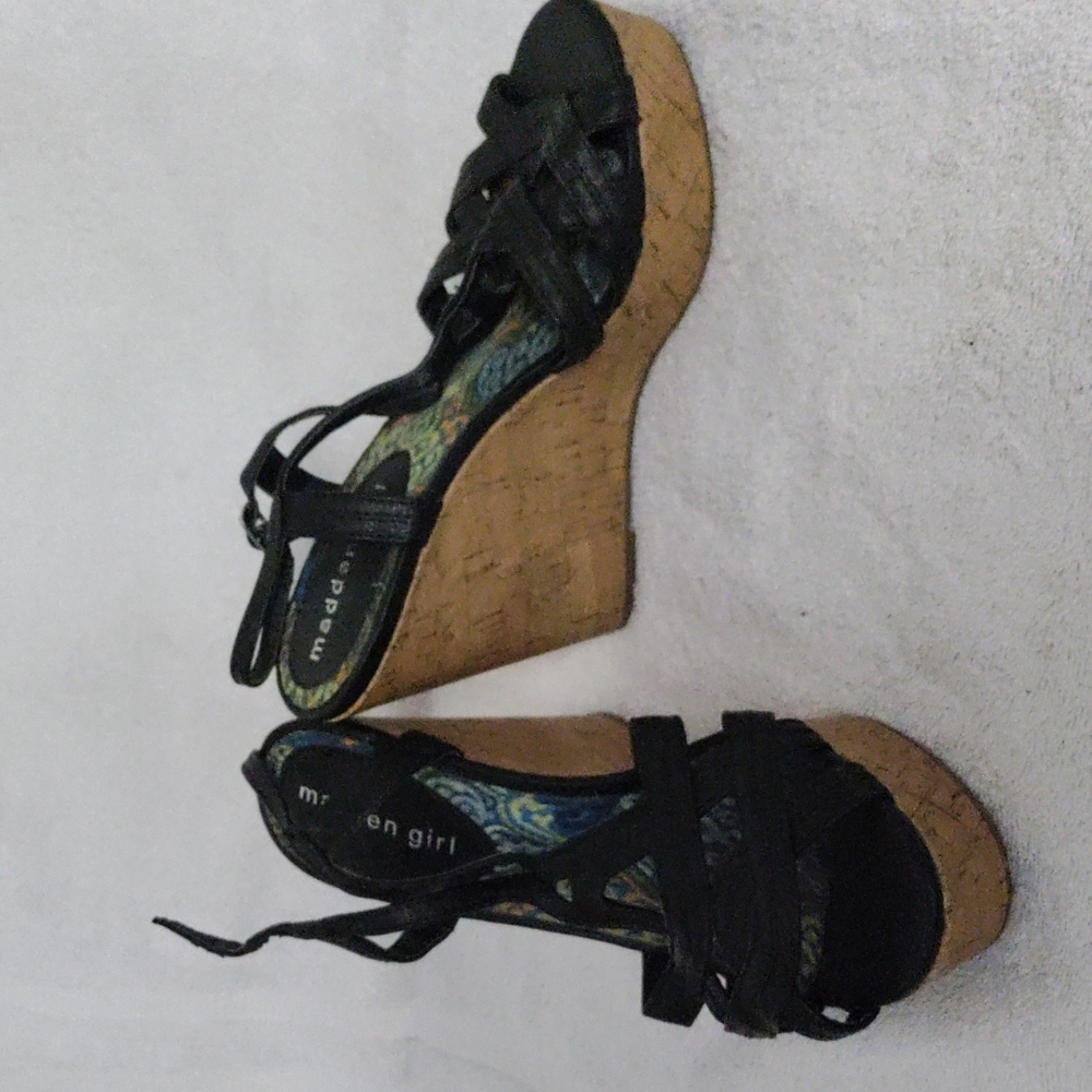 Wedge shoes